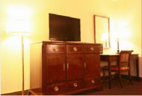Caravelle Inn & Suites image 13