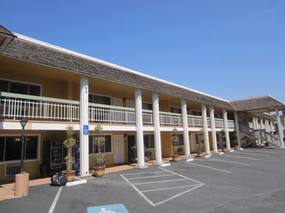 Caravelle Inn & Suites Image 6